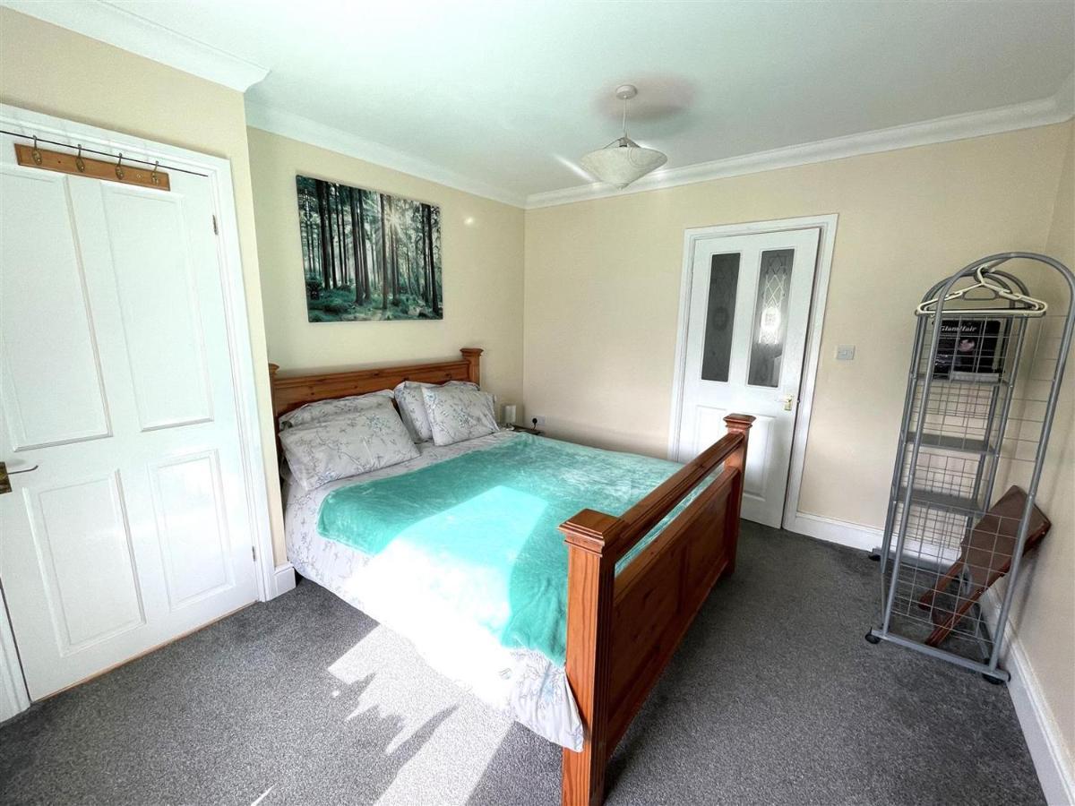 Bed and Breakfast Bryncoch Llannon Esterno foto